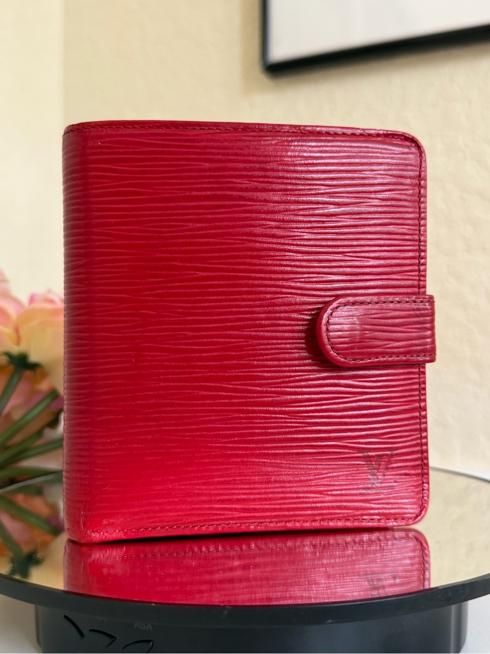 Louis Vuitton Epi leather Porte-Billets Compact wallet Snap Flap Closure & COA
